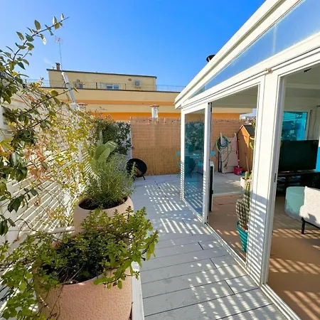 Rooftop-marinacentro-unique-beach-fun-smart-loveapt-train-park 里米尼
