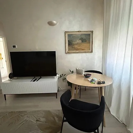 公寓 Rooftop-marinacentro-unique-beach-fun-smart-loveapt-train-park 里米尼