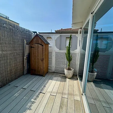 Rooftop-marinacentro-unique-beach-fun-smart-loveapt-train-park